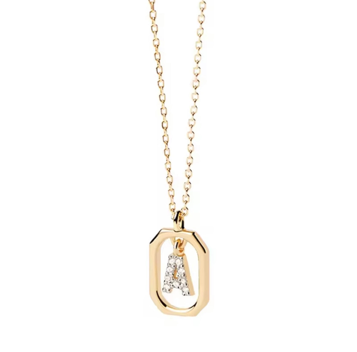 Initial necklaces • Fine gold